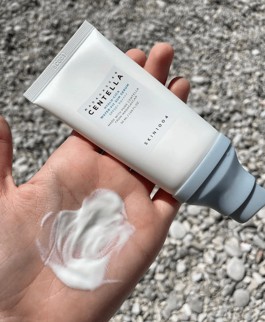 Сонцезахисна сироватка з гіалуроновою кислотою SKIN1004 Hyalu-Cica Water-Fit Sun Serum SPF50+ PA++++, 50 мл - BTS BeautyToSale